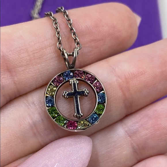 💛 Silver Multicolor Cross Pendant Necklace - Picture 6 of 6